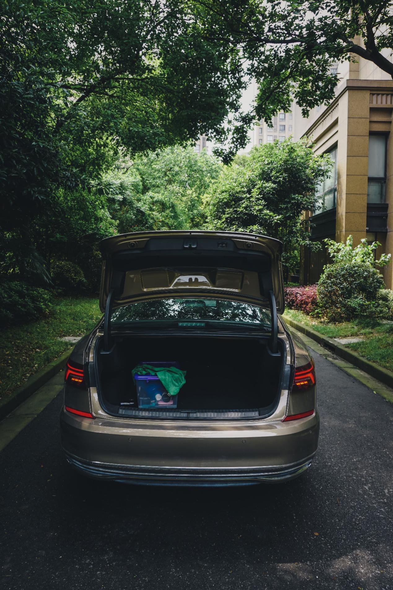 帕萨特车主10万用车真实感受,花20万买雪铁龙c6的车主