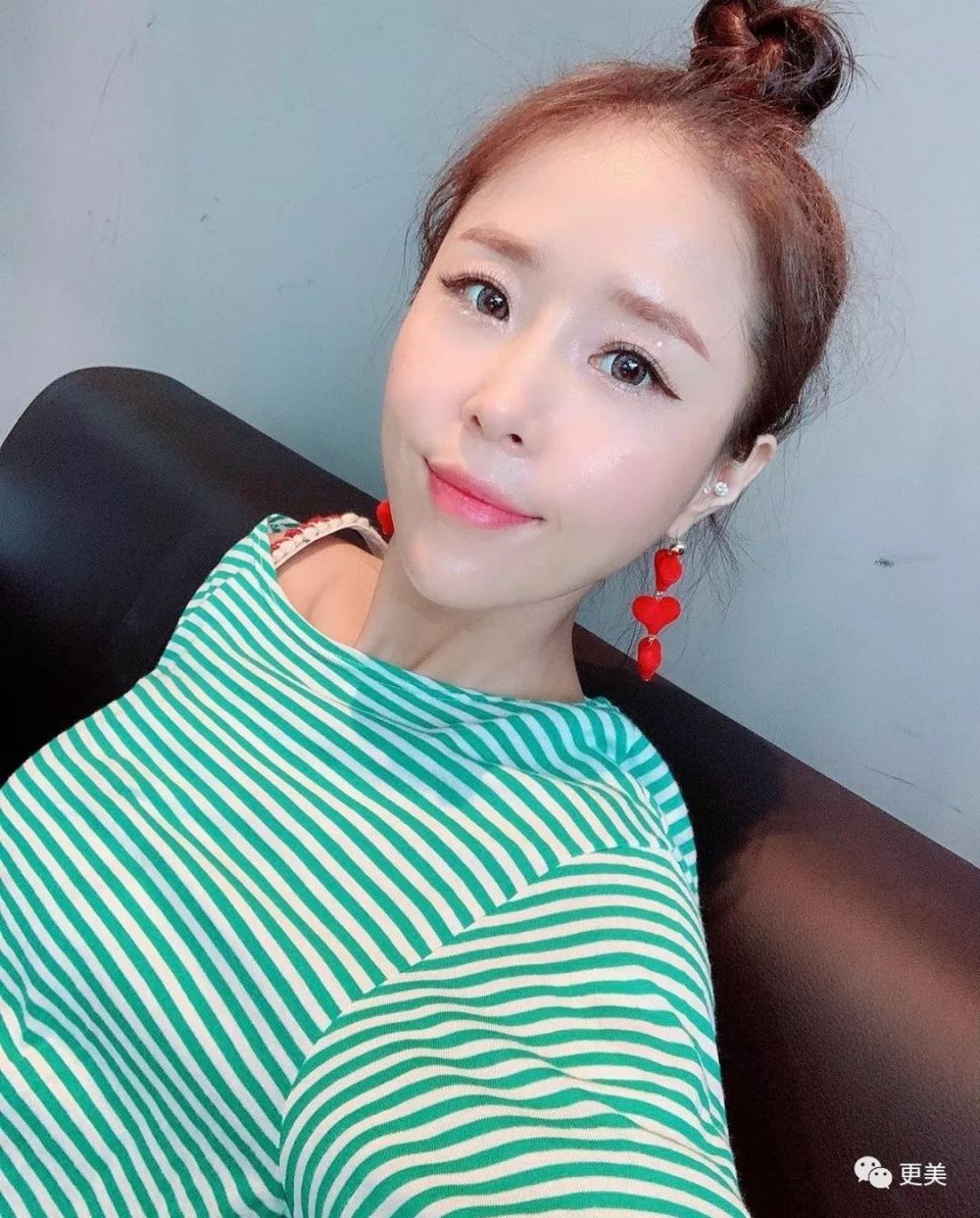 天后因队友吸du人气暴跌,公开承认整形却成蛇精下巴,瘦到脱相