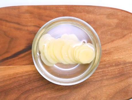 薯片微波炉做法,用微波炉做薯片家庭版简单做法