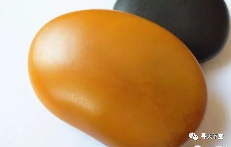 黄龙玉是黄蜡石还是玉石,黄龙玉和黄蜡石手镯区别