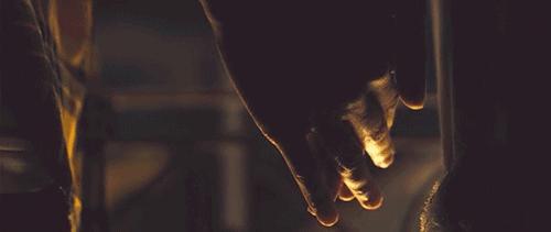 不能想发脾气就发脾气要忍,不能整天想恋爱