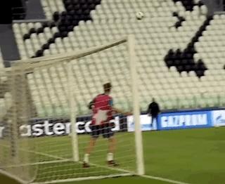 足球倒钩射门训练教学,青训射门训练贴近实战