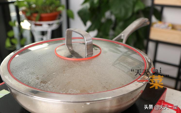 竹笋烧肉什么时候放竹笋最好,莴笋和竹笋一起烧肉怎么烧更好吃