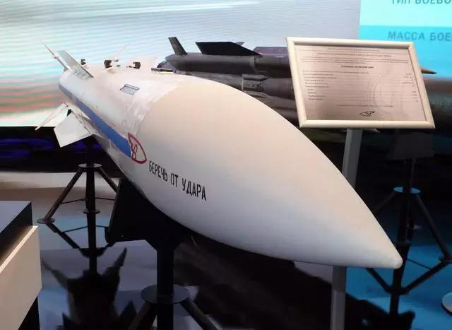 俄罗斯轰炸机携带高超声速导弹,俄罗斯最新型远程战略轰炸机