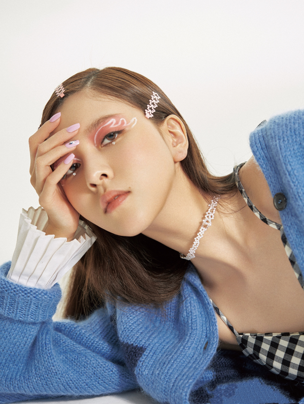 宋妍霏像阚清子,宋妍霏棕咖大衣撞衫杨幂