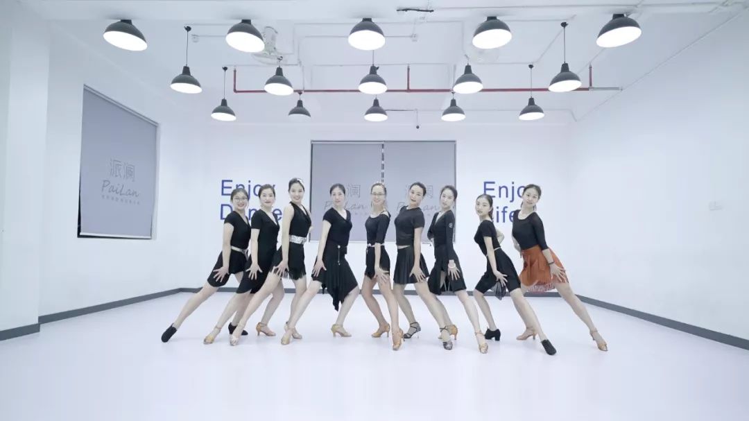 跳好拉丁舞的三种表现,怎样跳好拉丁舞的基本功