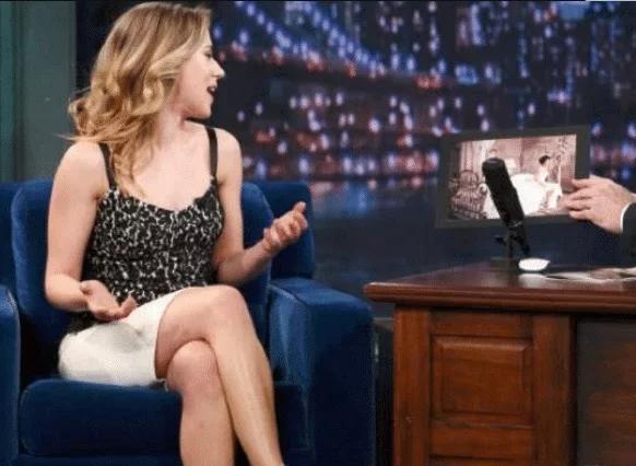 黑寡妇经典姿势,有一种坐姿叫跷二郎腿