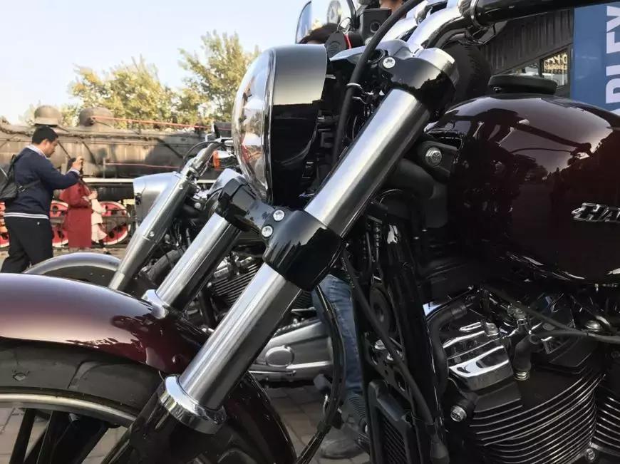 哈雷breakout突破者评测,哈雷突破者骑行体验