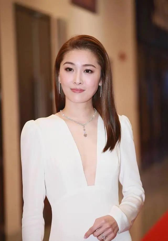 荒唐的周丽淇：情断陈冠希郑嘉颖，又甩富二代，小三上位还不承认