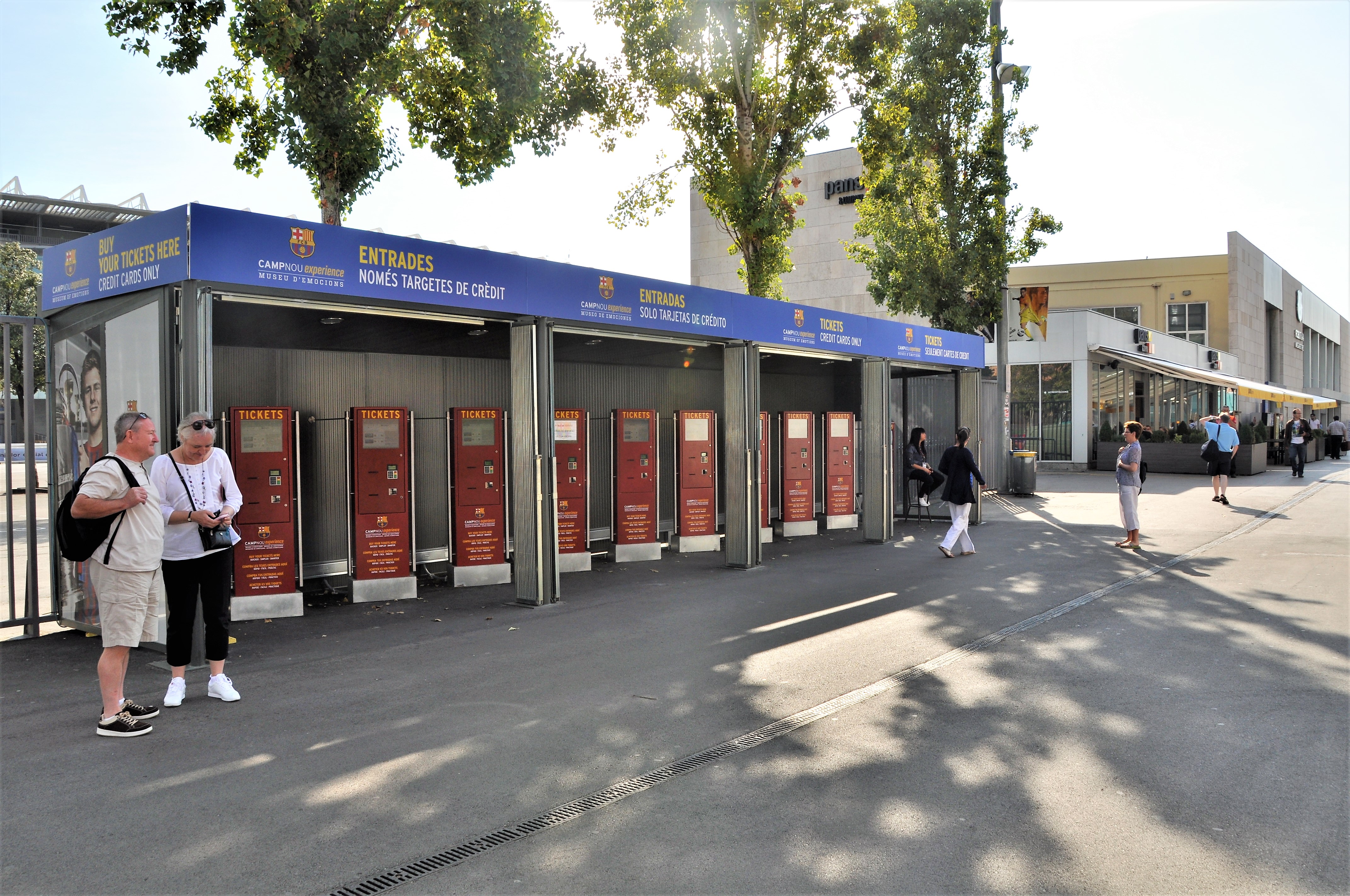 巴萨巴塞罗那fifa,巴塞罗那还是巴萨罗那