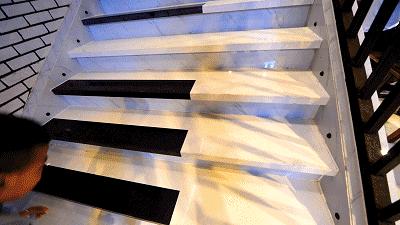 昆明的网红小吃街在哪里,昆明网红小吃城千千烧花甲粉