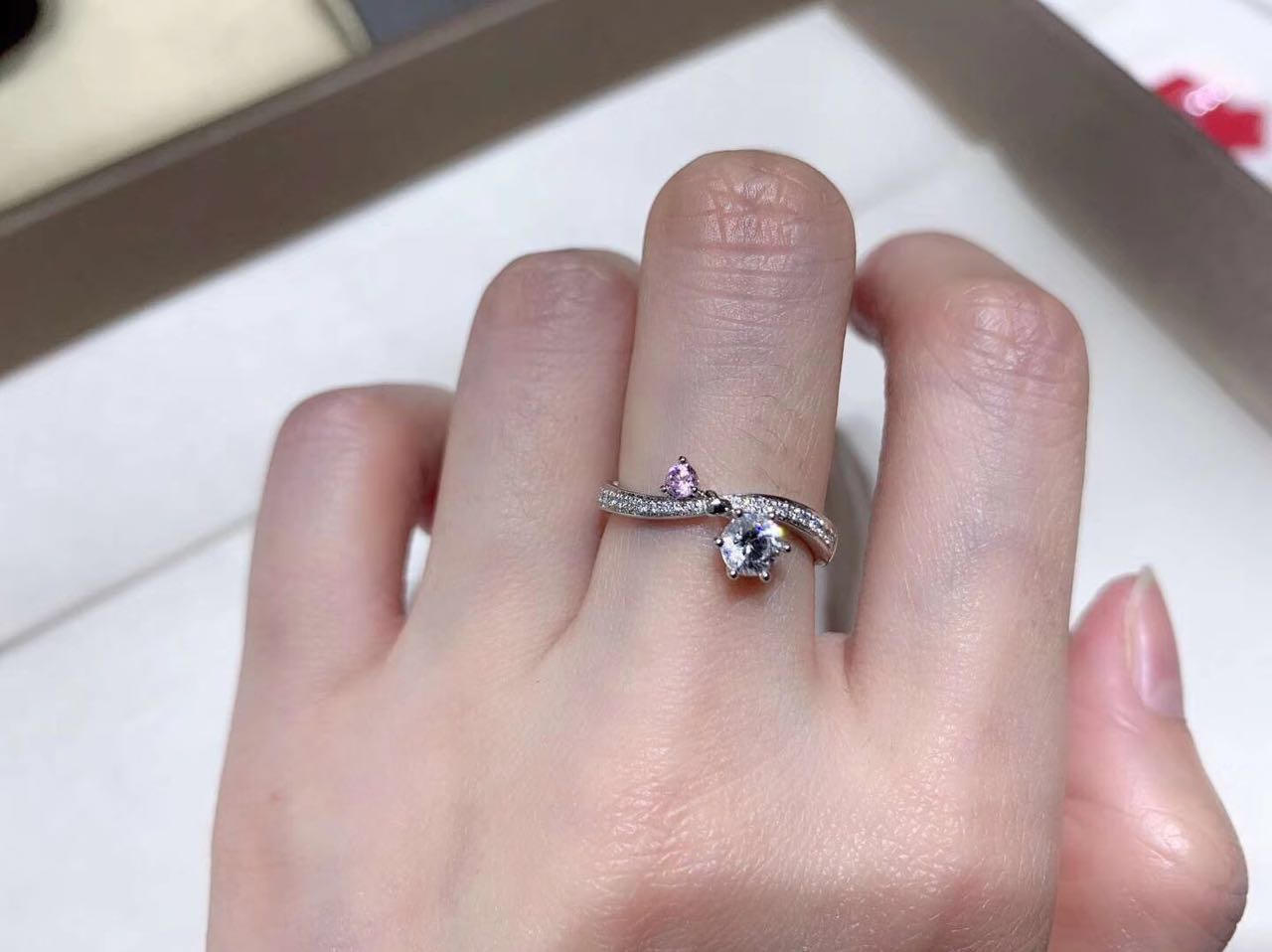 钻戒pt950和pt750区别,Pt950跟Au750有什么区别