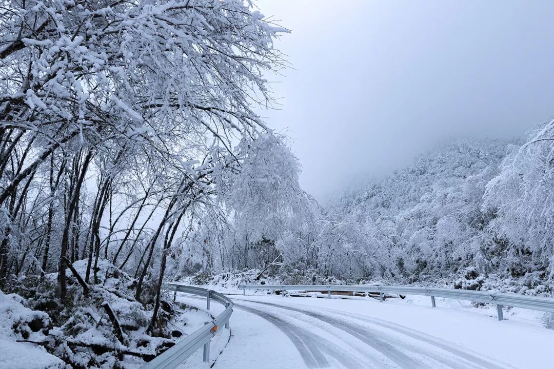 成都附近看雪一日游推荐表,成都周边轻徒步玩雪一日游