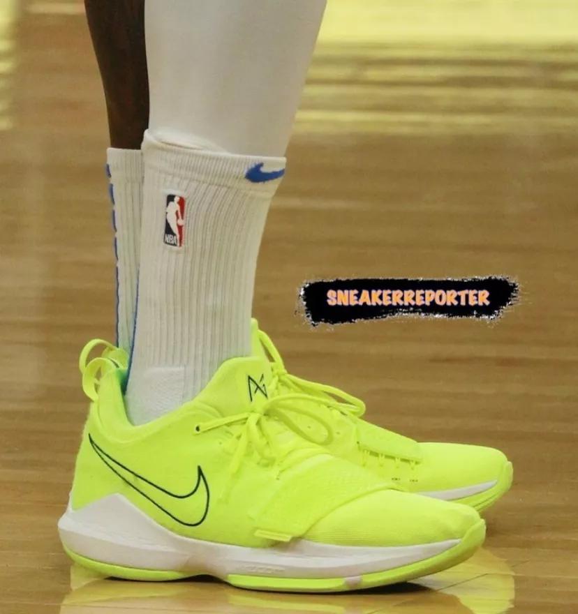 NBA球员上脚：雷霆球员的球鞋，施罗德和纳迪尔很帅气