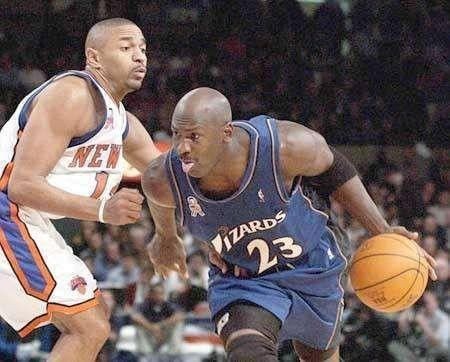 库里5年2亿签史上最大合同,库里nba职业生涯薪水一览