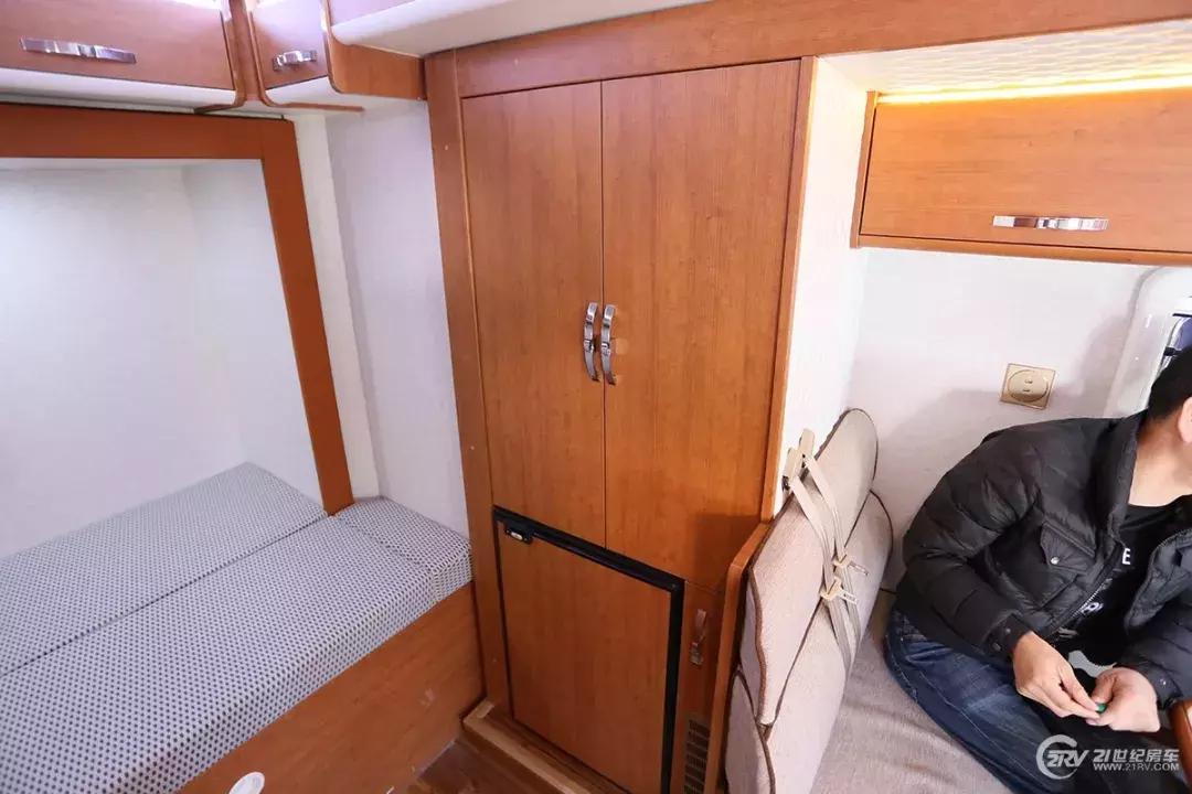 自动挡四驱越野房车40万以下,自动挡皮卡房车10万左右