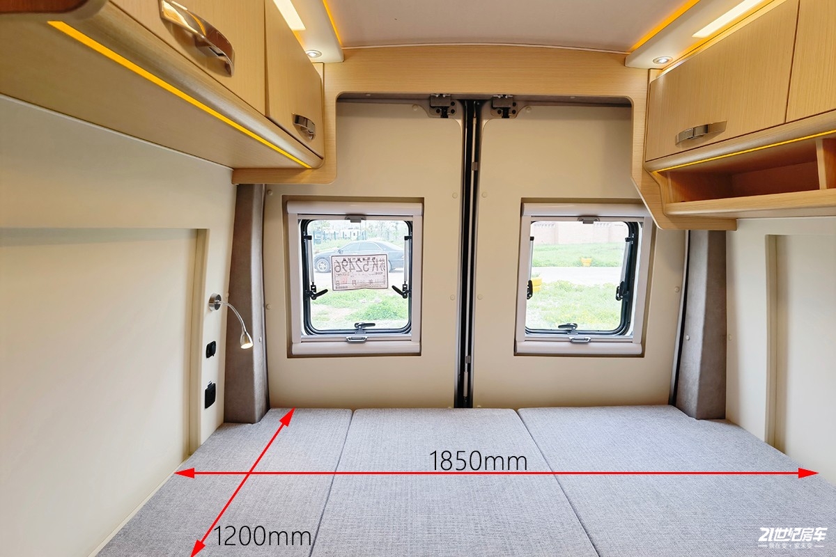 想要大空间？没门！恒温系统打造舒适二人世界，卫航V590B型房车