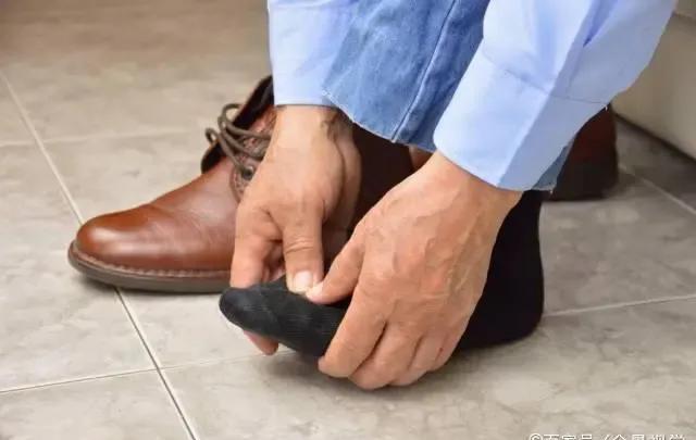 大病到来脚部先知,双脚出现几个症状大病就要来了