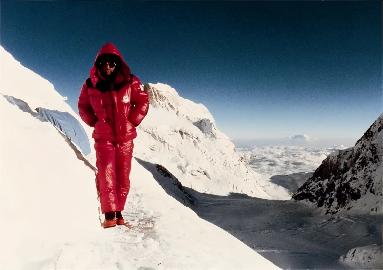 moncler羽绒服国外代言明星,moncler一件羽绒服可以穿几年