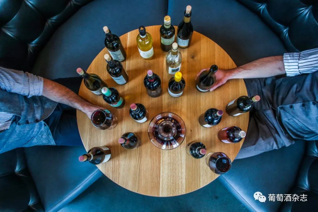 WINE简报|6月1日起学校周边禁止销售酒类；腾讯、谷歌等投资一葡萄酒平台；外卖小哥跑腿买红酒被骗