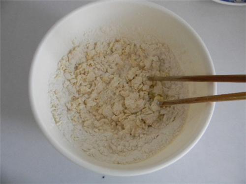 用面粉怎样才能做疙瘩汤,做疙瘩汤放虾仁