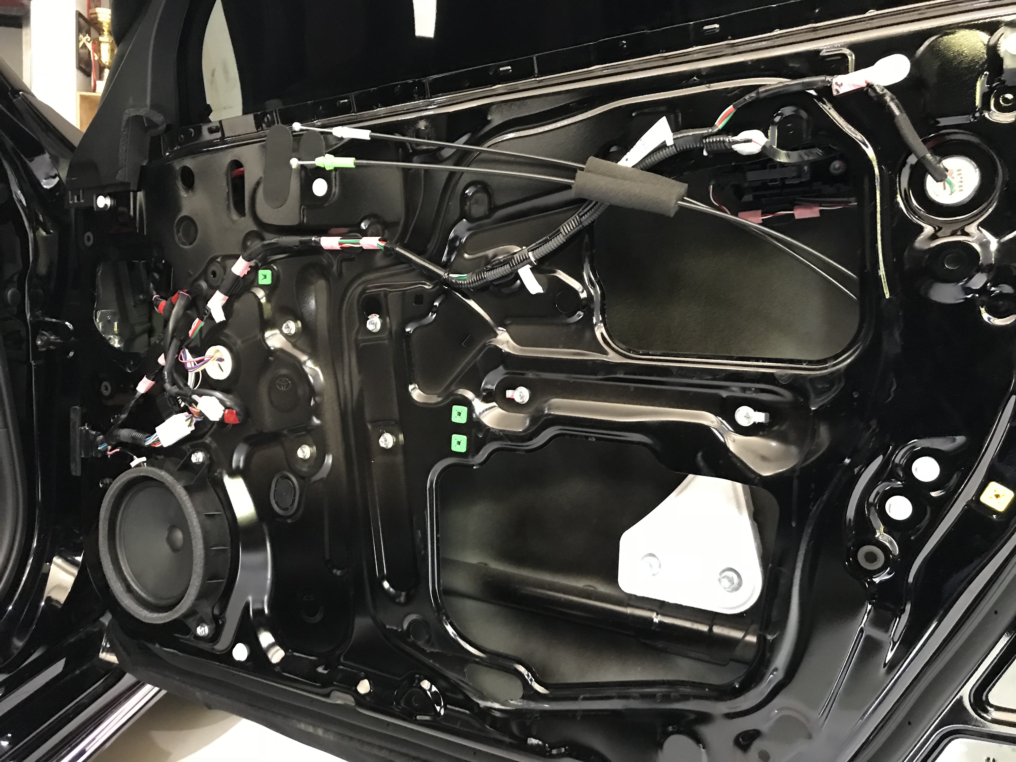 音皇丰田皇冠汽车音响改装桃木功放,视觉听觉双重享受