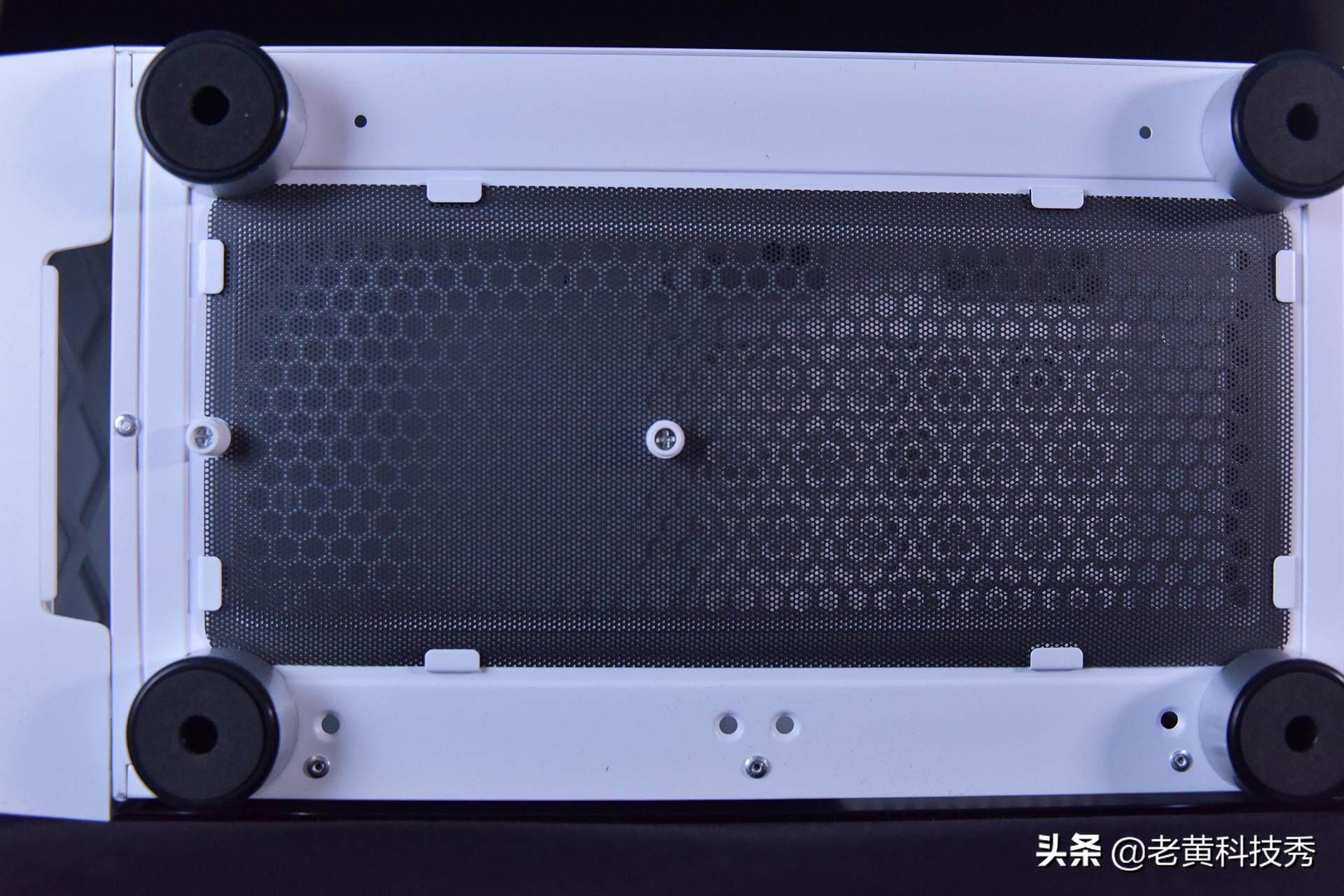 白色主机无显卡搭配,纯白主机配黑机箱