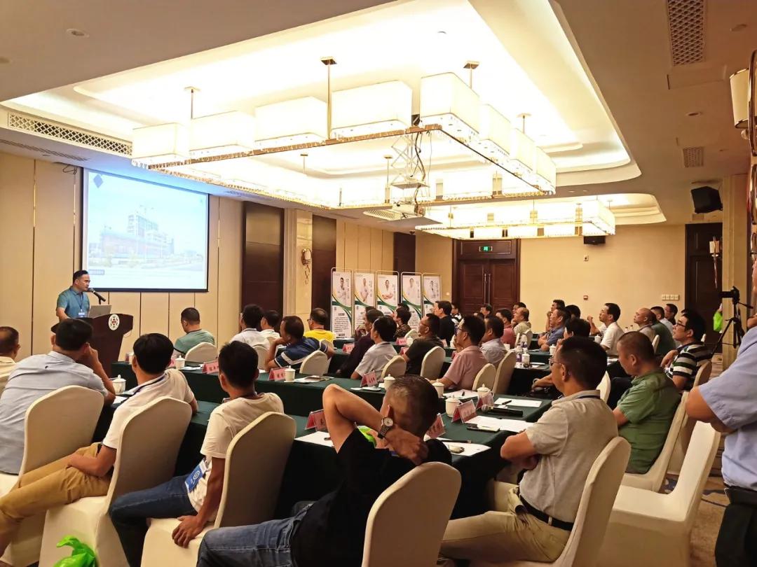 弘扬抗疫情精神医师节,弘扬抗疫精神致敬中国医生