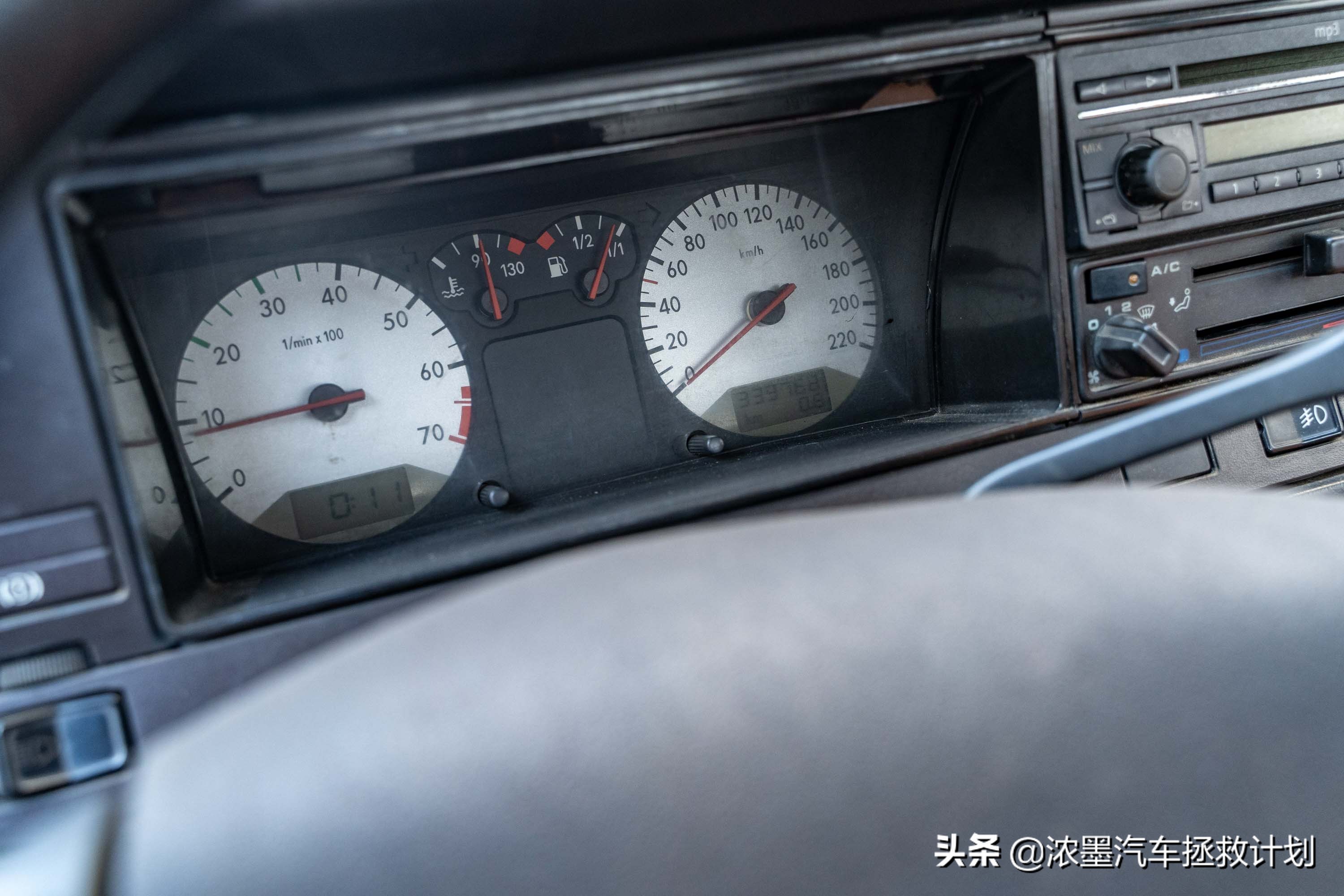 「妙手生花」重建一台战损级桑塔纳，带给它历经千般后的华丽重生