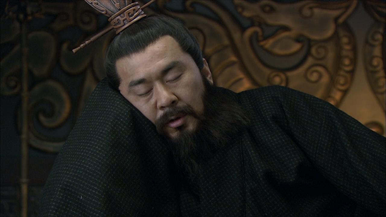 张松在曹操和刘备之间选择,庞统陷害张松迫使刘璋主动决裂