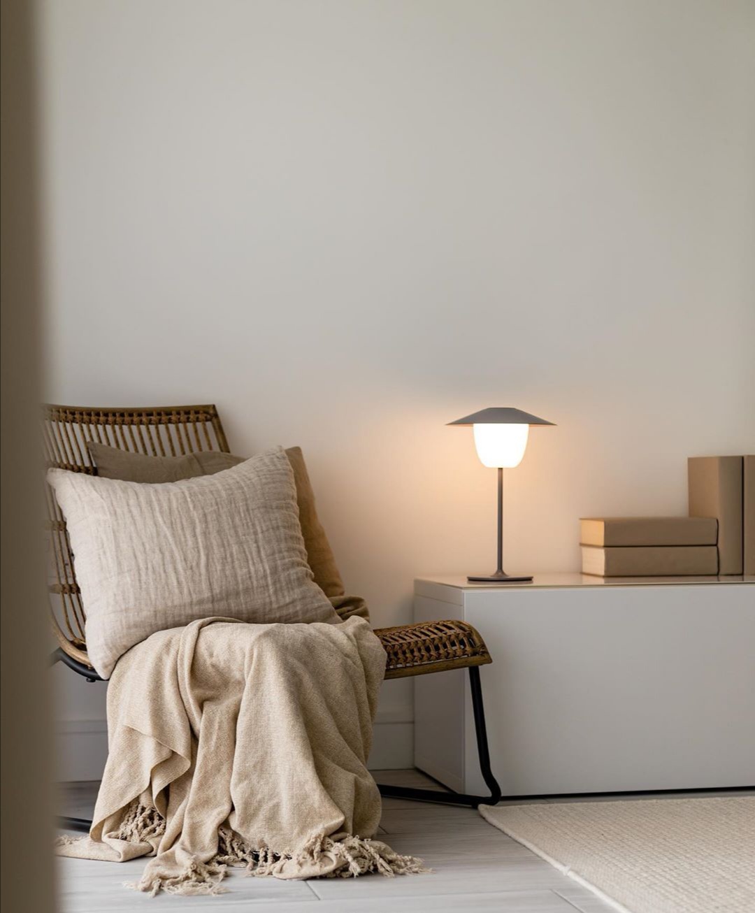 大地色系穿搭冬天,温暖大地是什么歌曲里面的