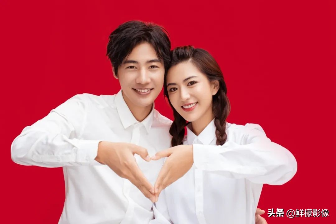 一步步教你如何拍出完美结婚照,拍结婚证件照穿什么衣服上镜