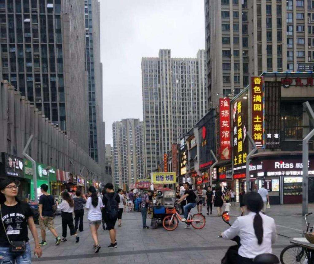 南京逛街哪里比较好玩点,南京逛街买衣服便宜的有什么地方