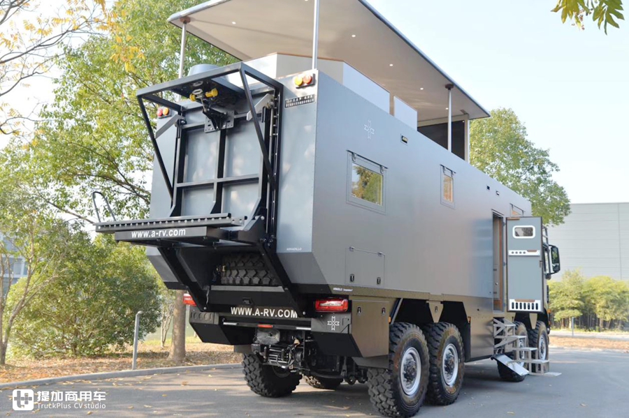 顶级越野房车8x8阿莫迪罗双层,移动的钢铁城堡