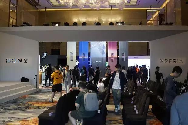 2699元的索尼手机,索尼5999元相机