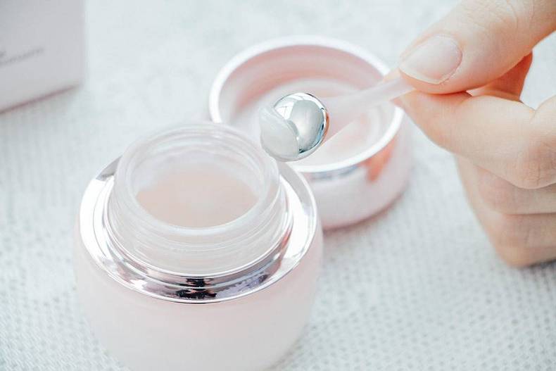 雪花秀雪菁萃眼霜,ahc黄金眼霜和雪花秀眼霜哪个好