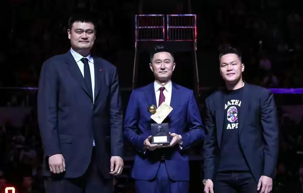 徐杰入选中国男篮，正式引爆巴尔干*药火**桶，球迷狂批杜锋自私自利