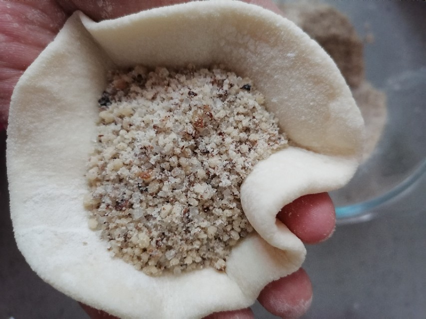 宝宝核桃红枣包子怎么做,补脑核桃包的做法