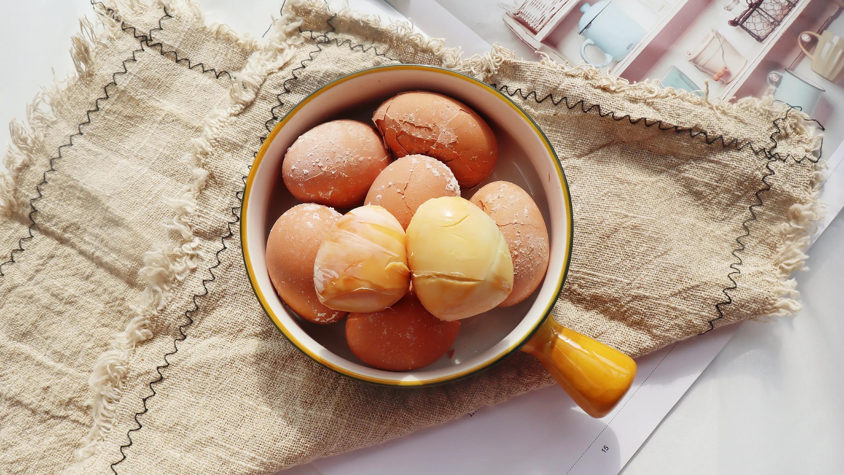 盐焗鸡蛋电饭煲做法全过程,盐焗鸡蛋做法电饭煲视频