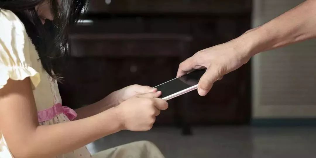 孩子玩游戏上瘾不上学怎么办,3岁小孩玩游戏不可自拔