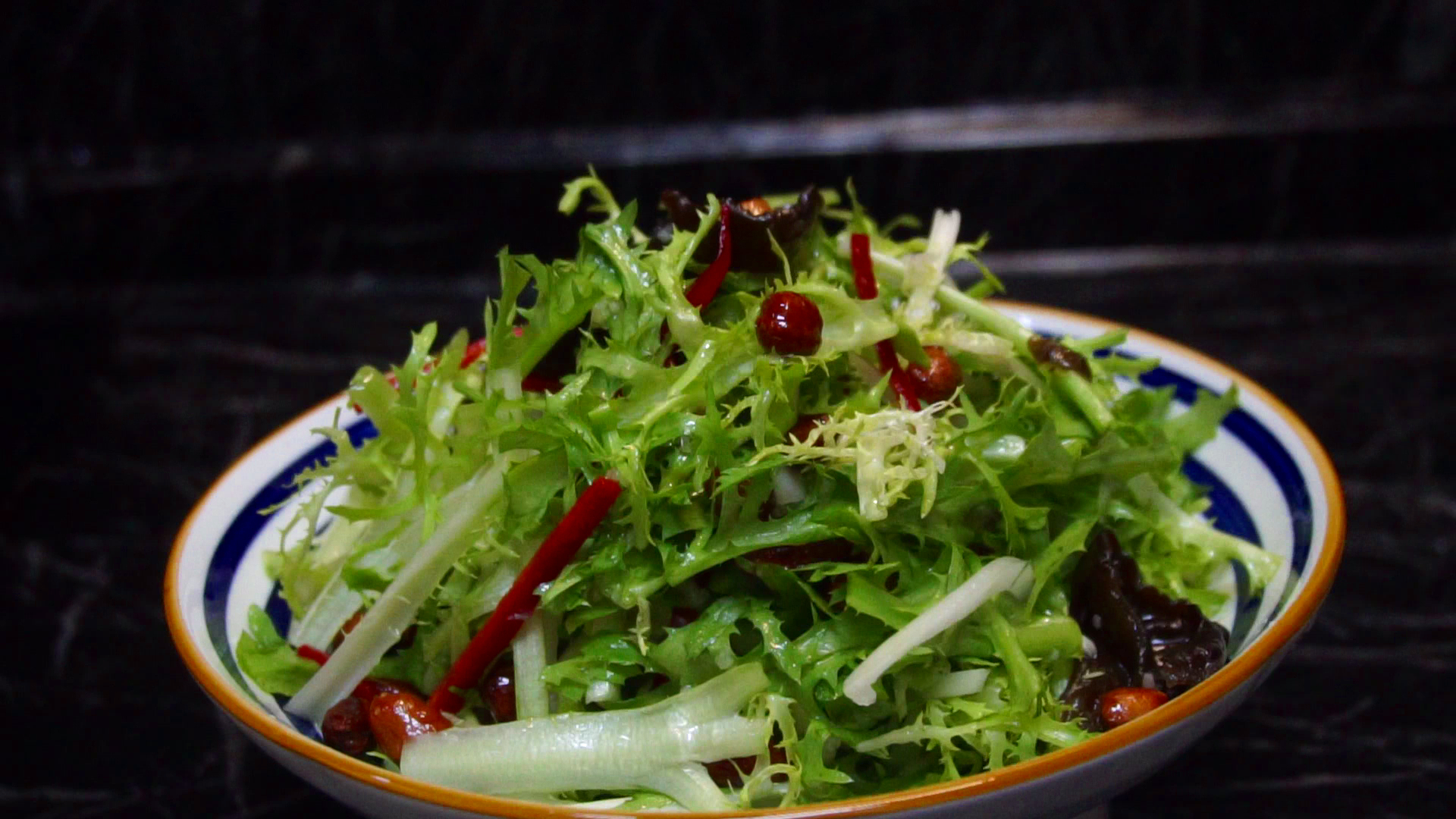 酒店凉拌苦菊花生米的最正宗做法,凉拌苦菊怎么做才好吃