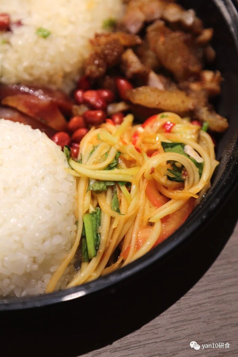 昆明滇池美食推荐菌火锅,滇池边菌子火锅