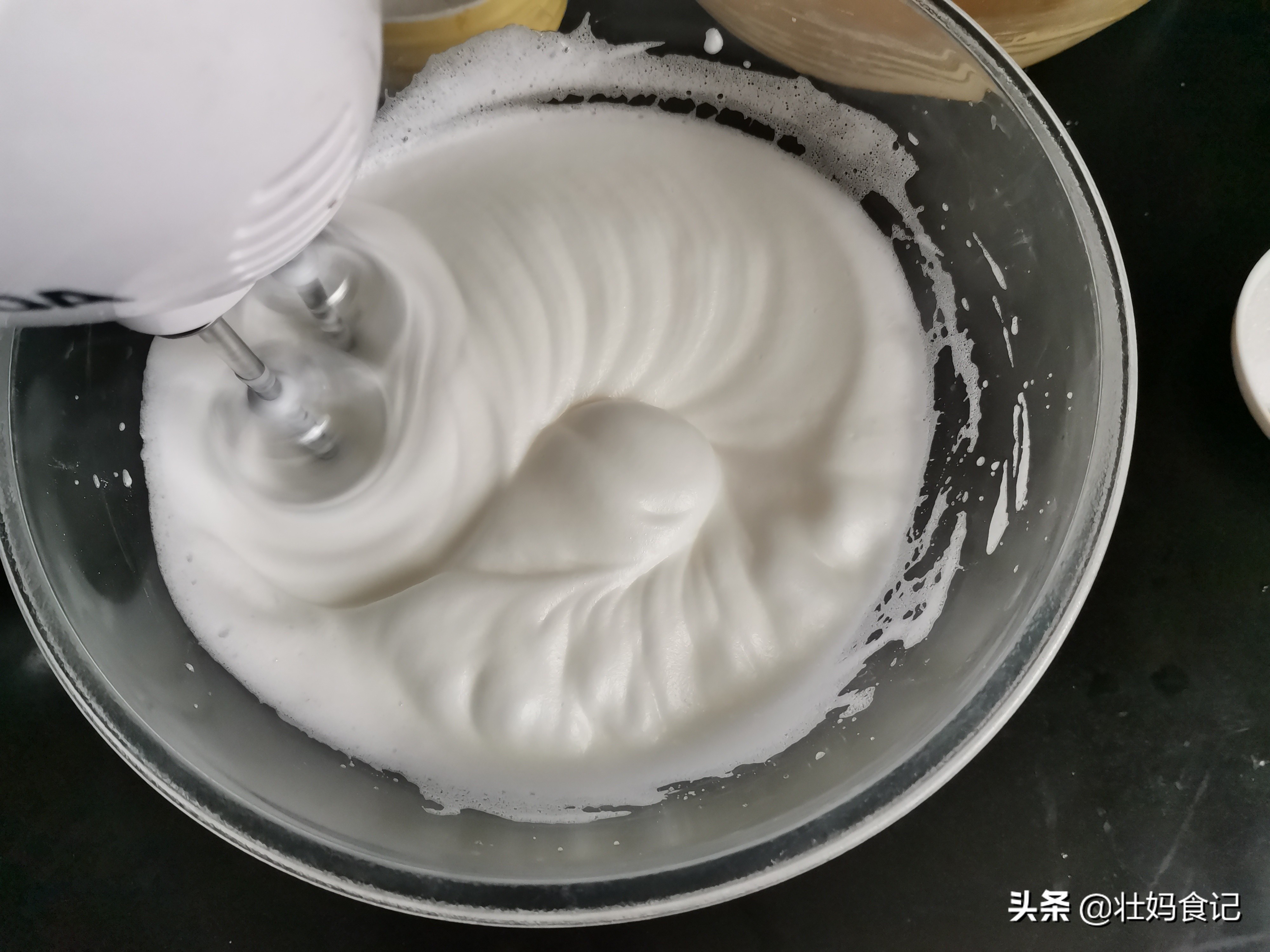 超详细的戚风蛋糕教程,学会戚风可以做什么甜品