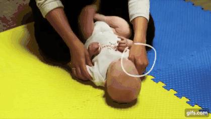 纠正宝宝斜颈最好的办法,宝宝斜颈要做什么操可以缓解