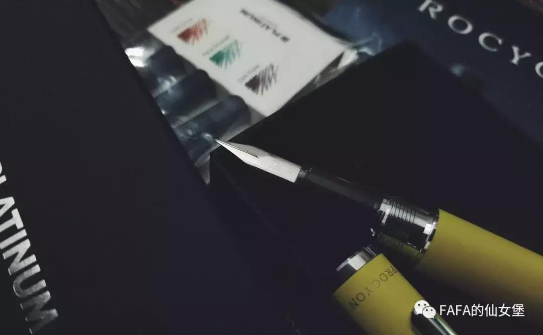 白金的笔好用吗,白金的钢笔