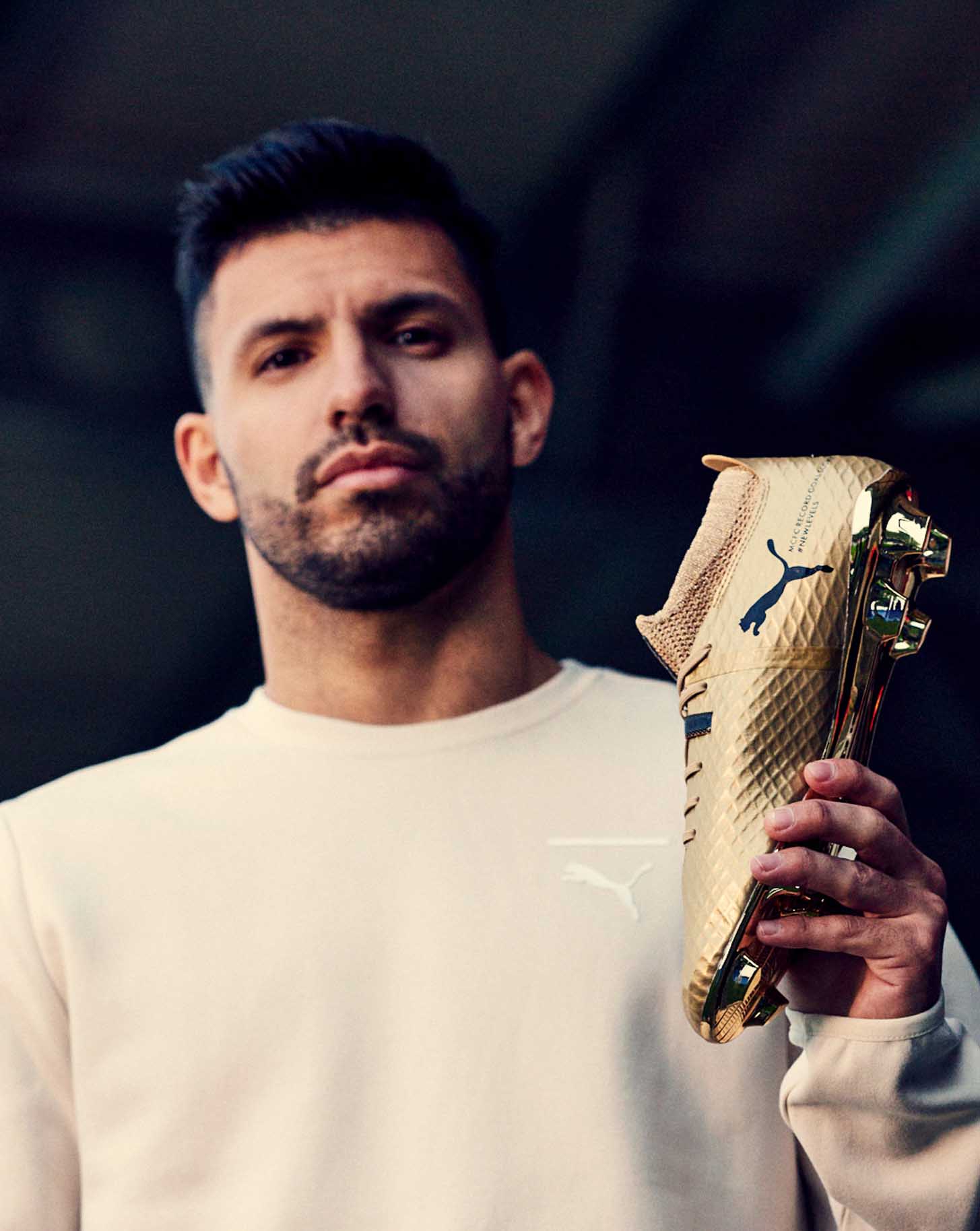 梅西和c罗为什么没有签名鞋,c罗刺客黑球鞋