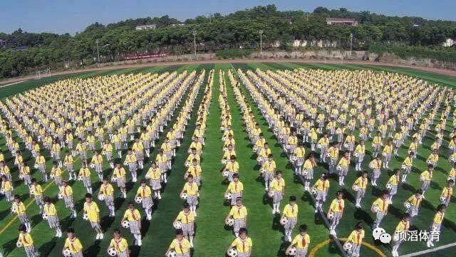 2020-2021足坛大事回顾,预测足坛未来十年的事件