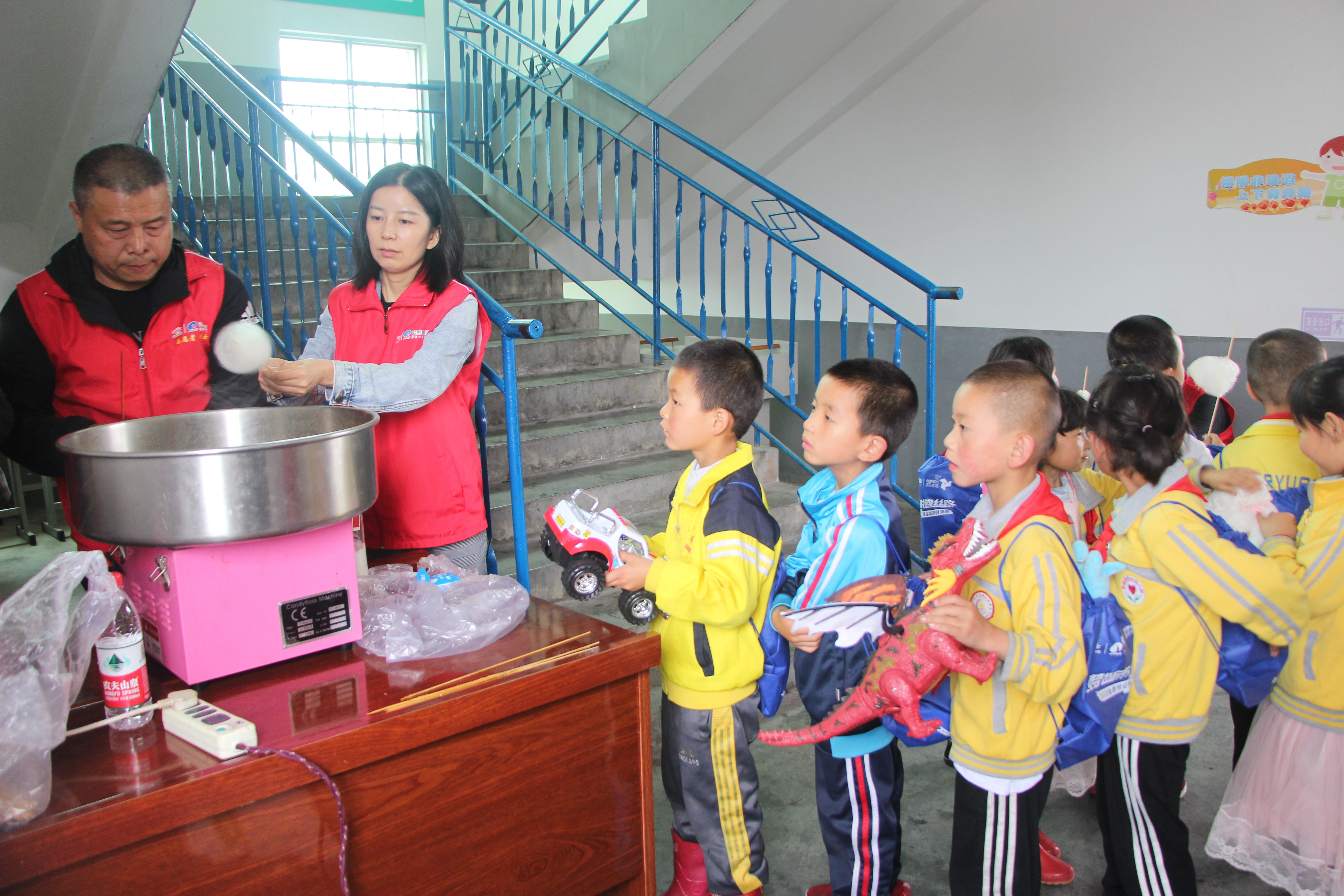 绽蓝课堂打开阅览世界的大门丨金泰恒业第四届绽蓝行动圆满落幕