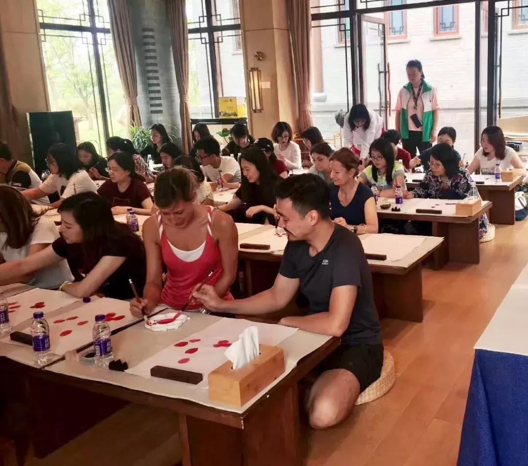 葱茏六月，秦汉胡同商务活动大事纪