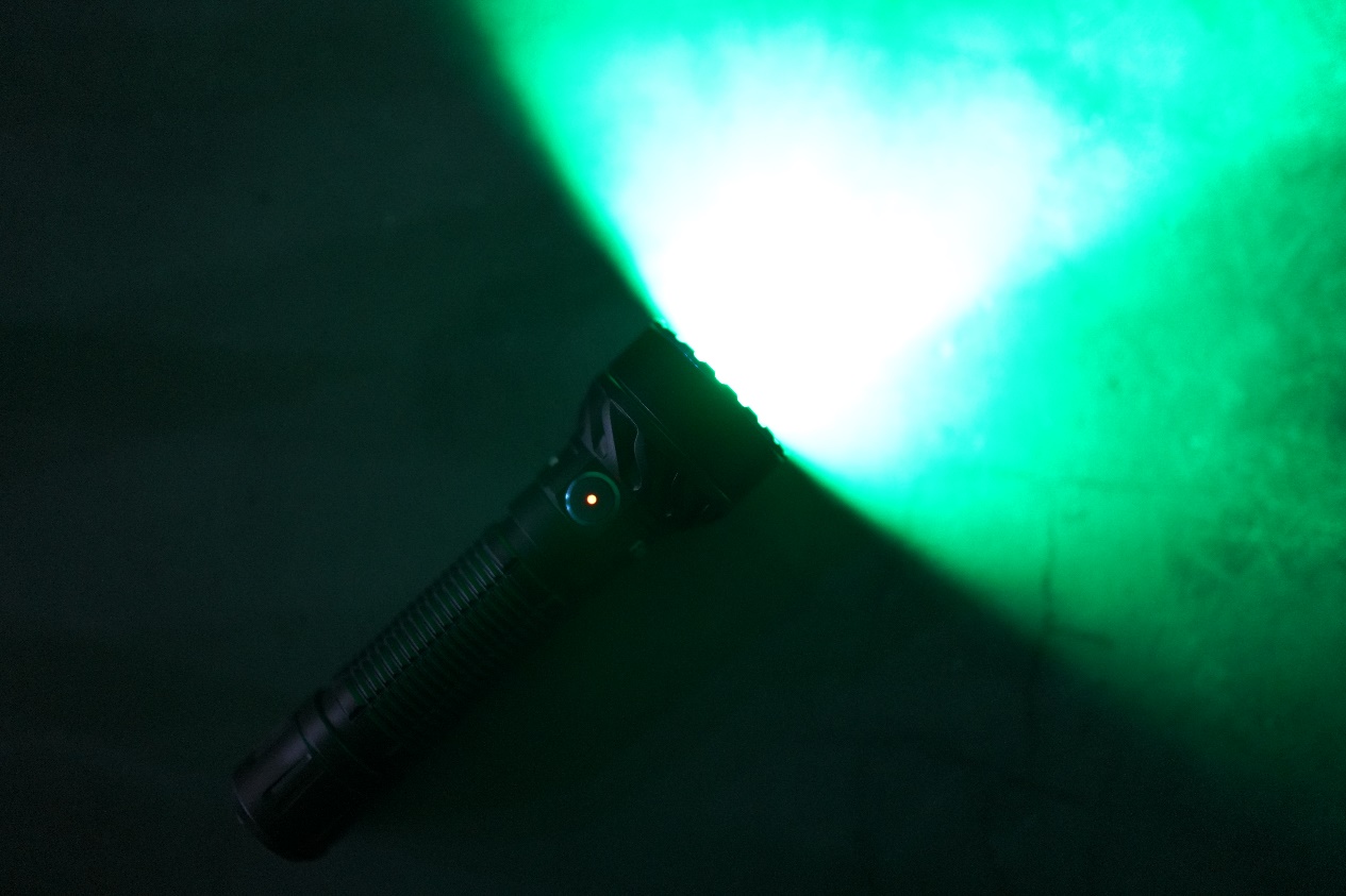 战术强光手电光源,战术型强光手电亮一下就不亮了